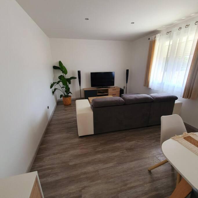Joli Haut De Villa 3 Chambres Climatise Avec Jacuzzi Marignane Exterior foto